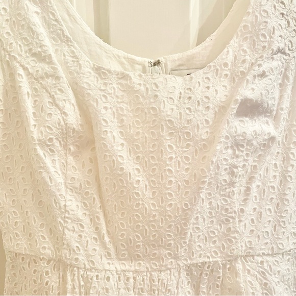 Vineyard Vines Eyelet Dress - Picture 2 of 6